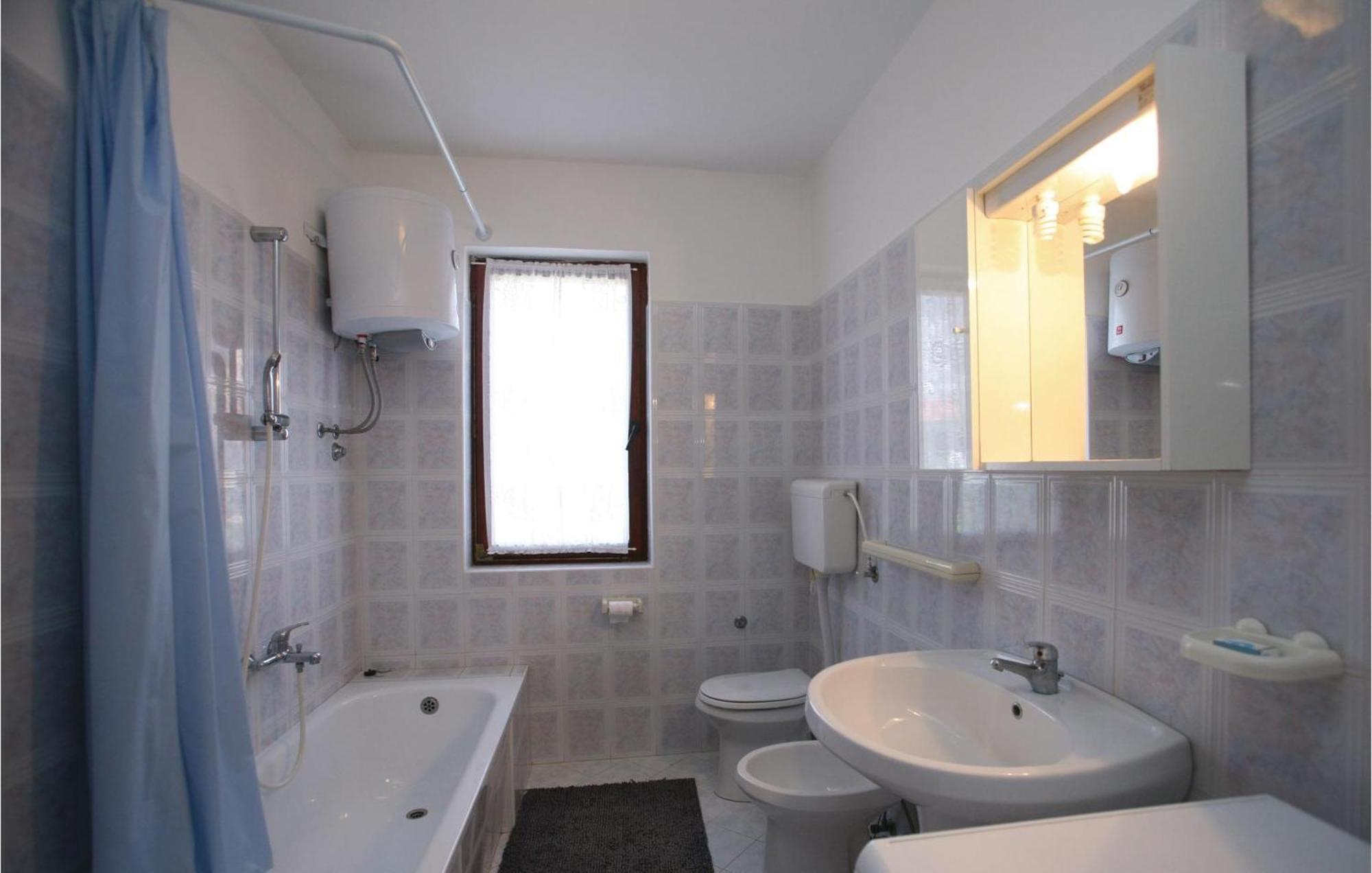 2 Bedroom Gorgeous Apartment In Labin Raša エクステリア 写真