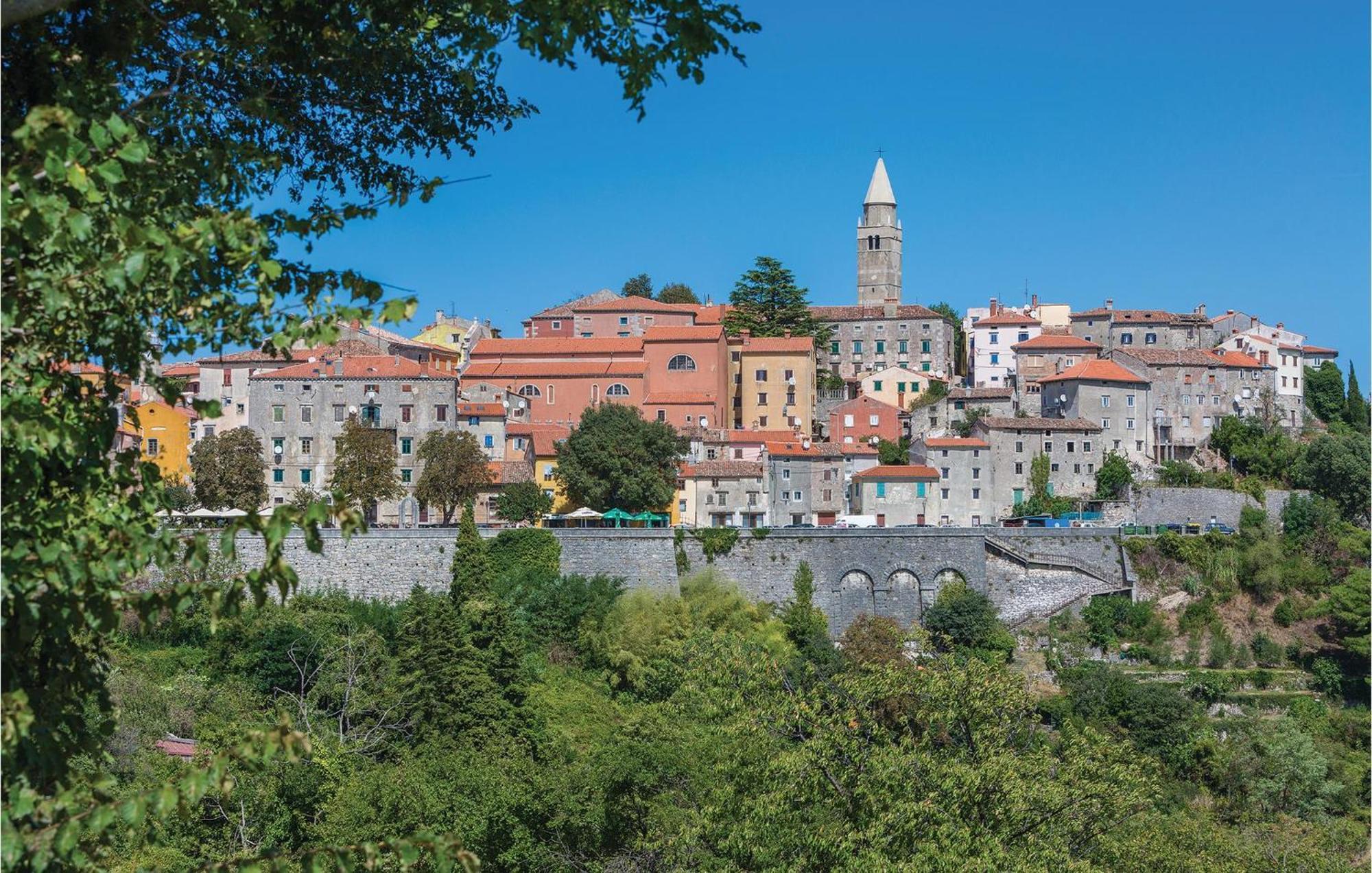 2 Bedroom Gorgeous Apartment In Labin Raša エクステリア 写真