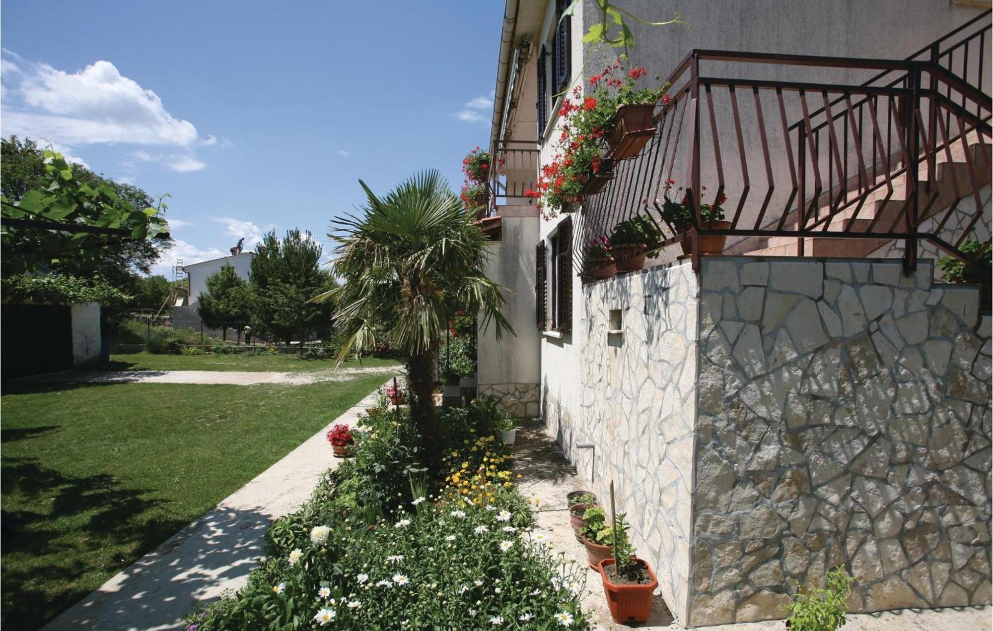 2 Bedroom Gorgeous Apartment In Labin Raša エクステリア 写真