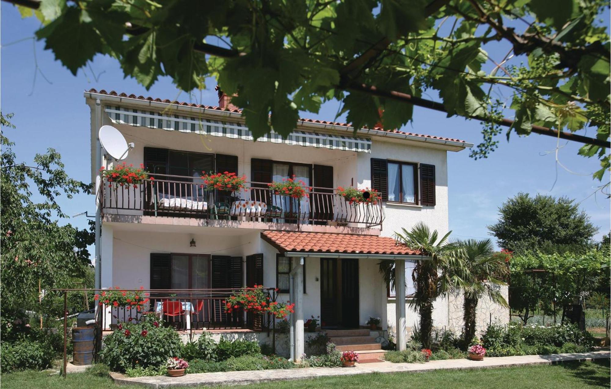 2 Bedroom Gorgeous Apartment In Labin Raša エクステリア 写真