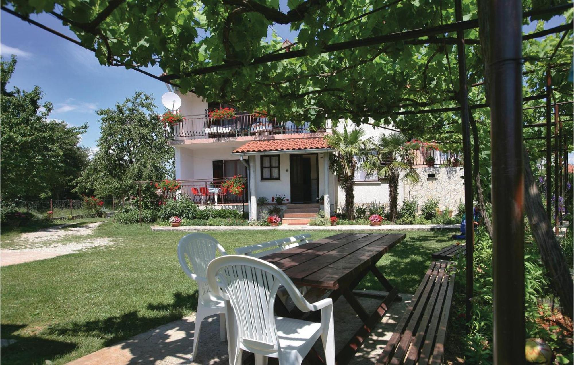2 Bedroom Gorgeous Apartment In Labin Raša エクステリア 写真